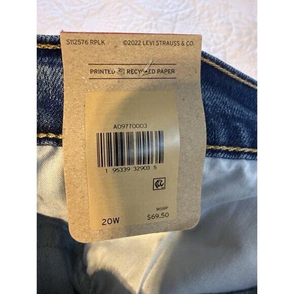 Levi’s Women's High-Rise Wedgie Straight Cropped Jeans Plus Size 20W New - Picture 9 of 11